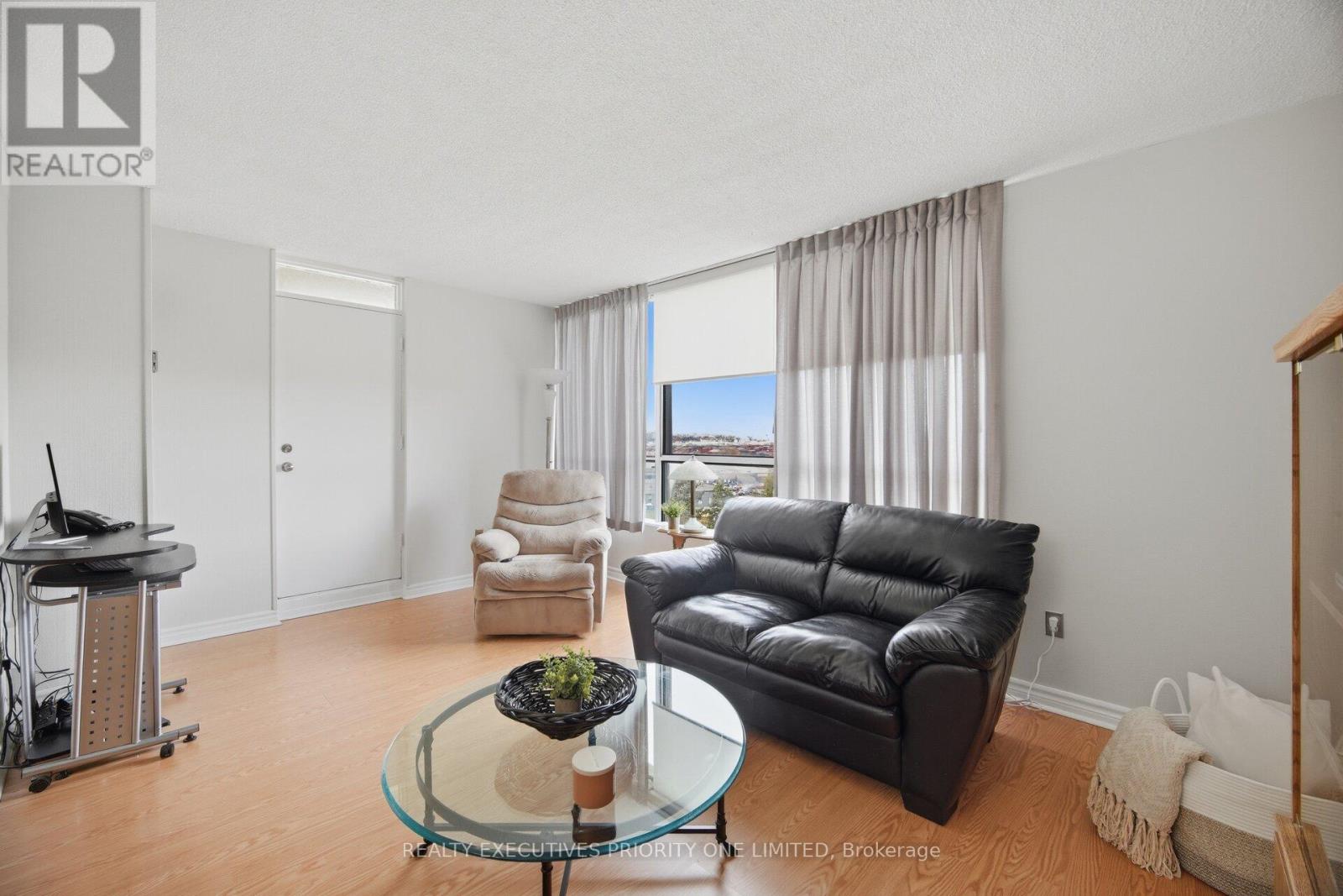 #1013 10 MARTHA EATON WAY - 15