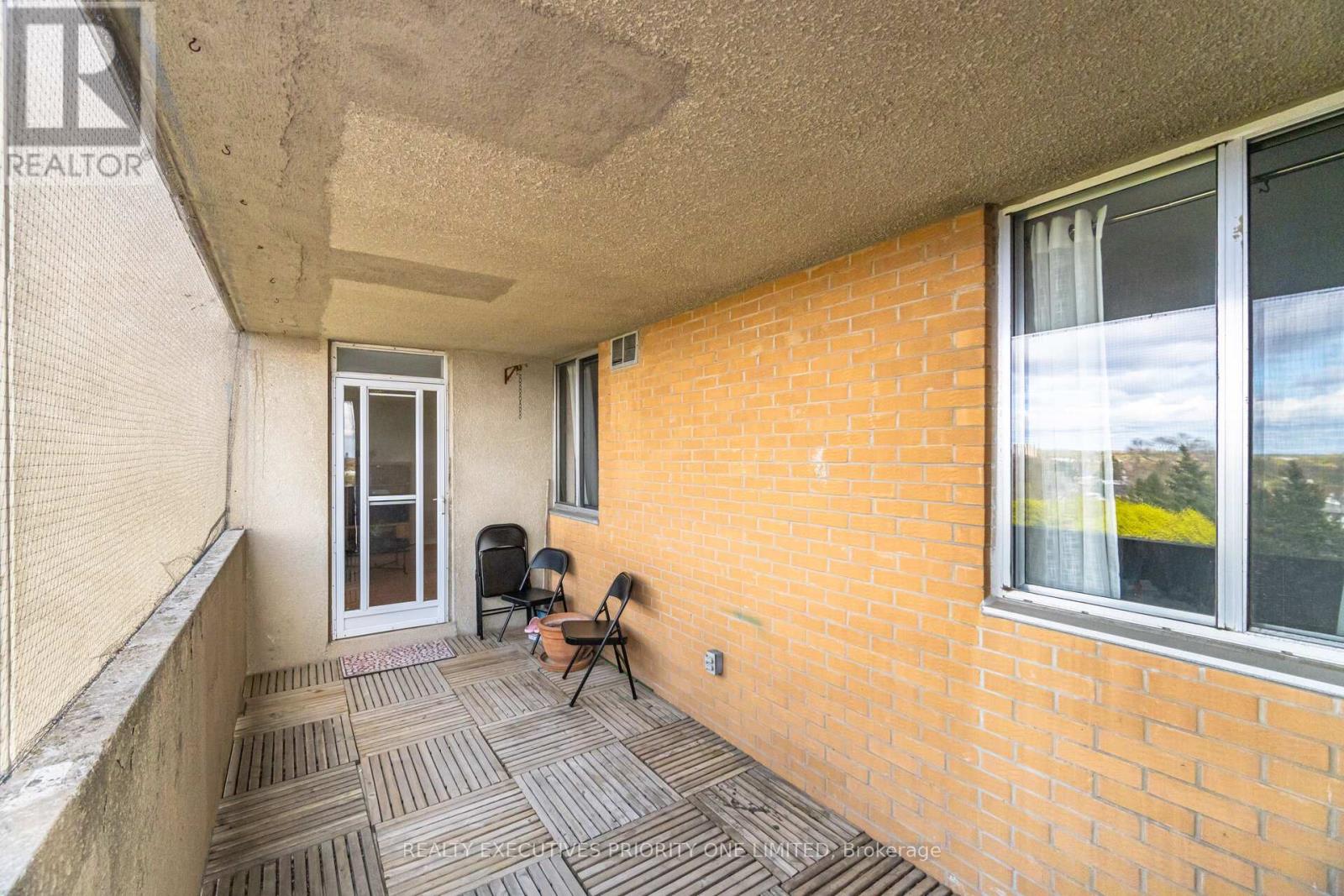 #1013 10 MARTHA EATON WAY - 18