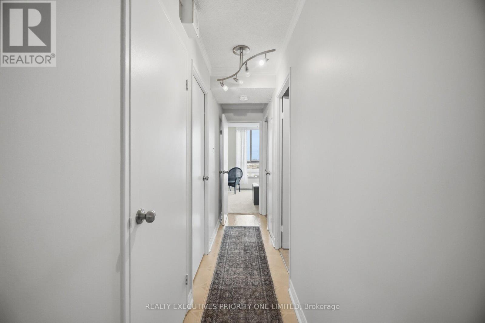 #1013 10 MARTHA EATON WAY - 19