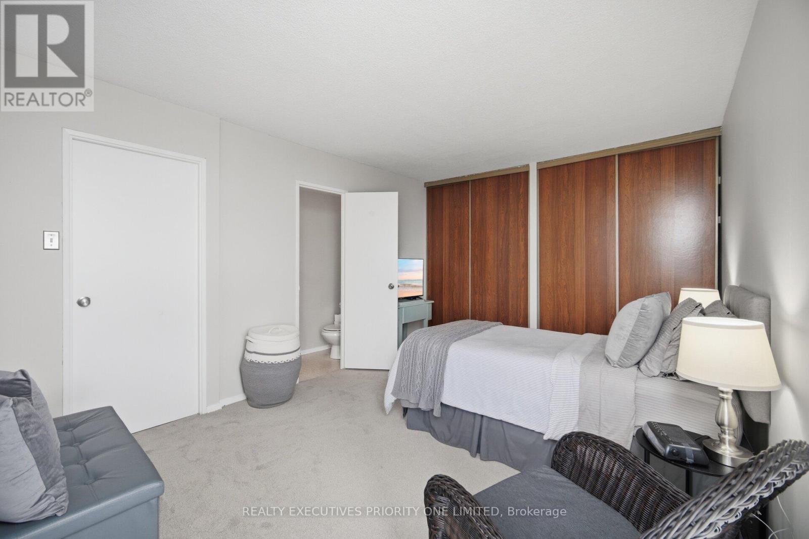 #1013 10 MARTHA EATON WAY - 21
