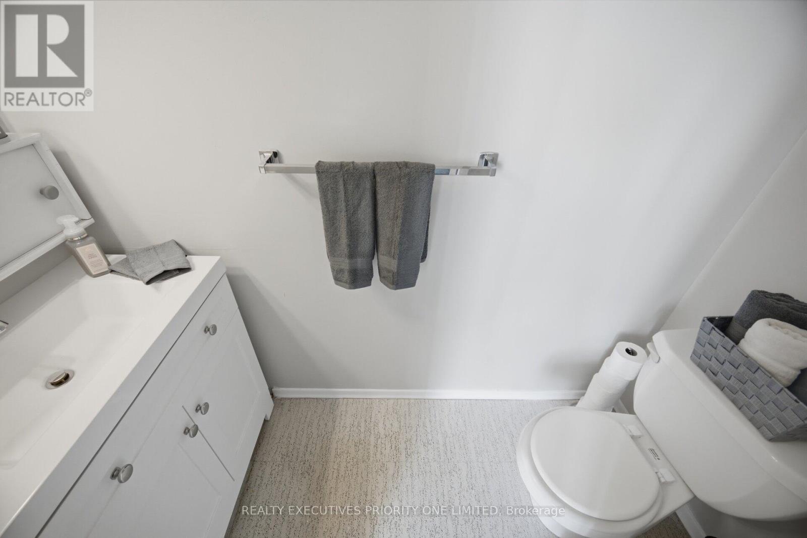 #1013 10 MARTHA EATON WAY - 23