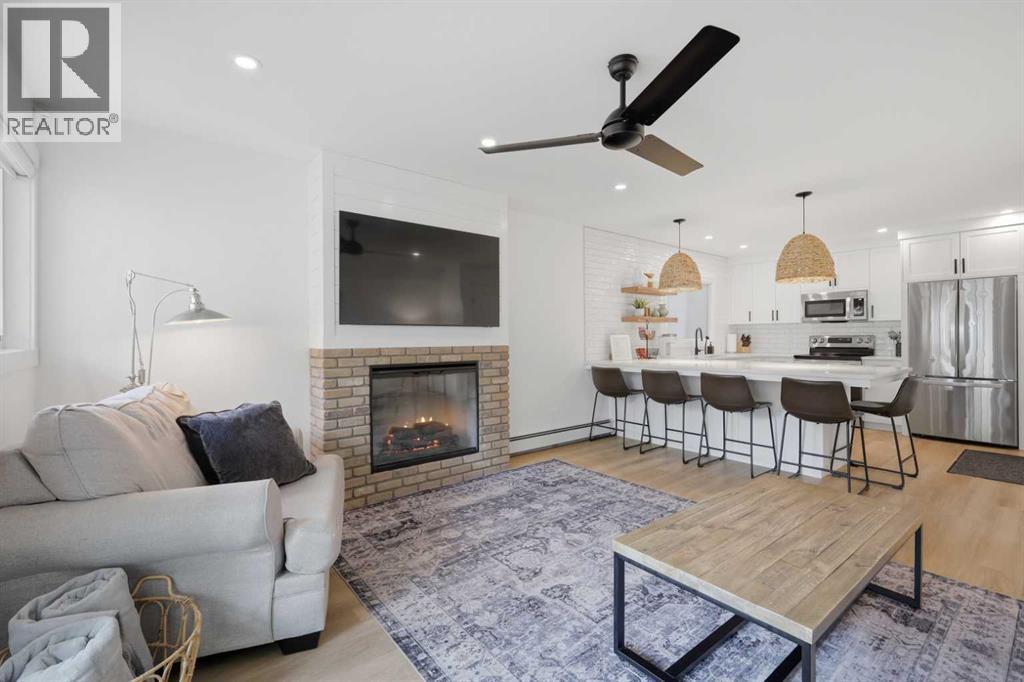 4415 Lakeshore Drive, Sylvan Lake