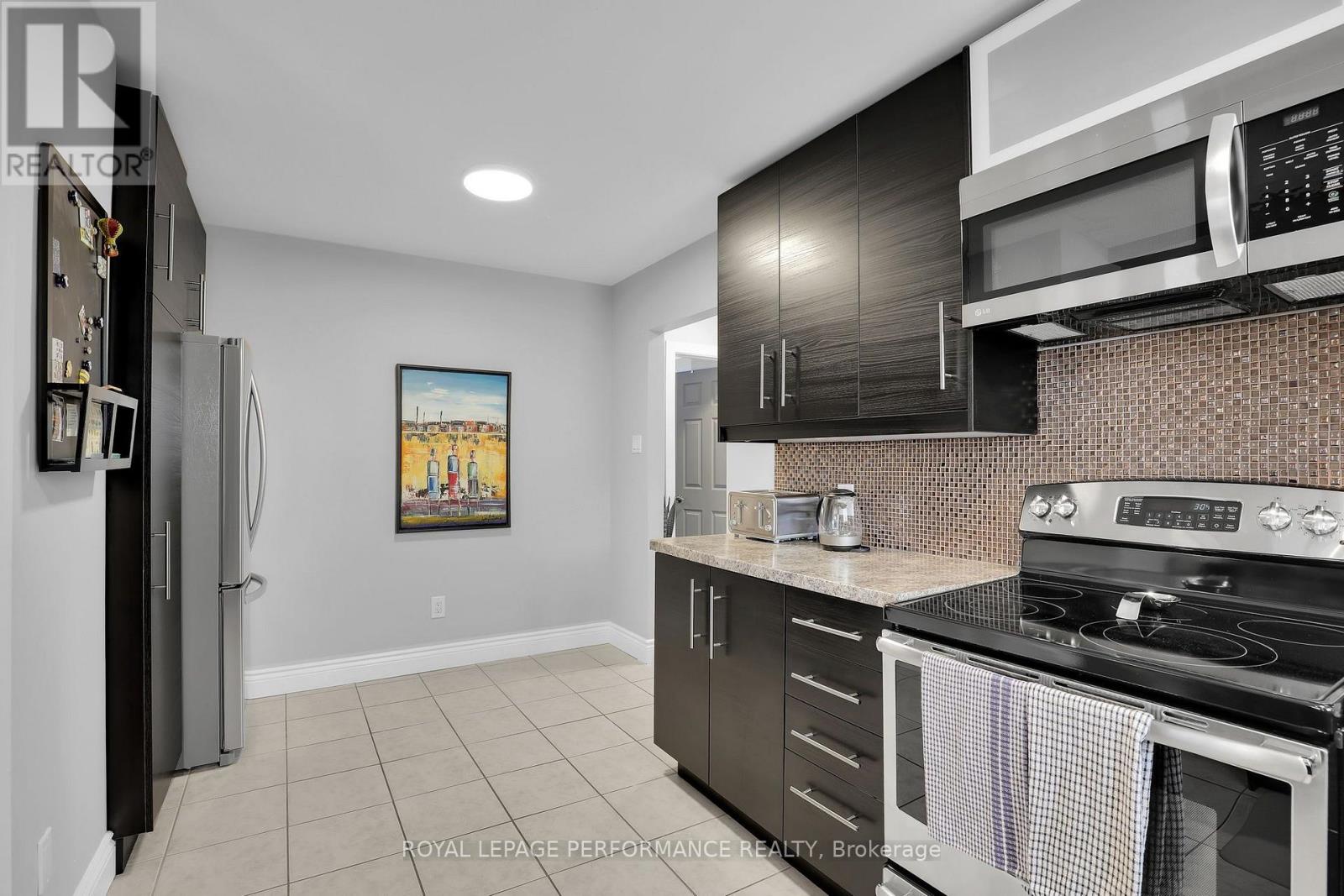 2 Bed, 1 Bath Multi-Family for Rent in Ottawa – 165 – 165 LAVAL STREET, Ottawa – MLS# X13575328 - Image 23
