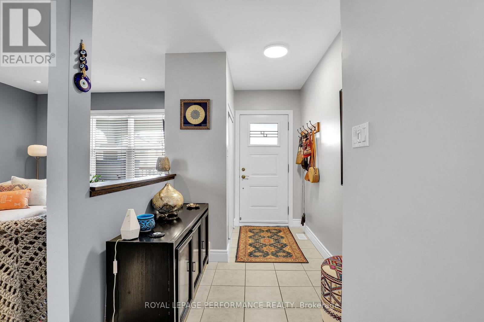 2 Bed, 1 Bath Multi-Family for Rent in Ottawa – 165 – 165 LAVAL STREET, Ottawa – MLS# X13575328 - Image 8
