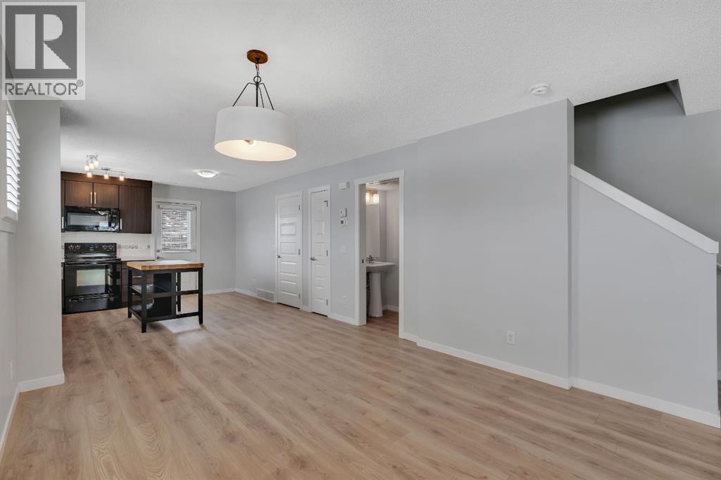 406 Mckenzie Towne Close SE - 4
