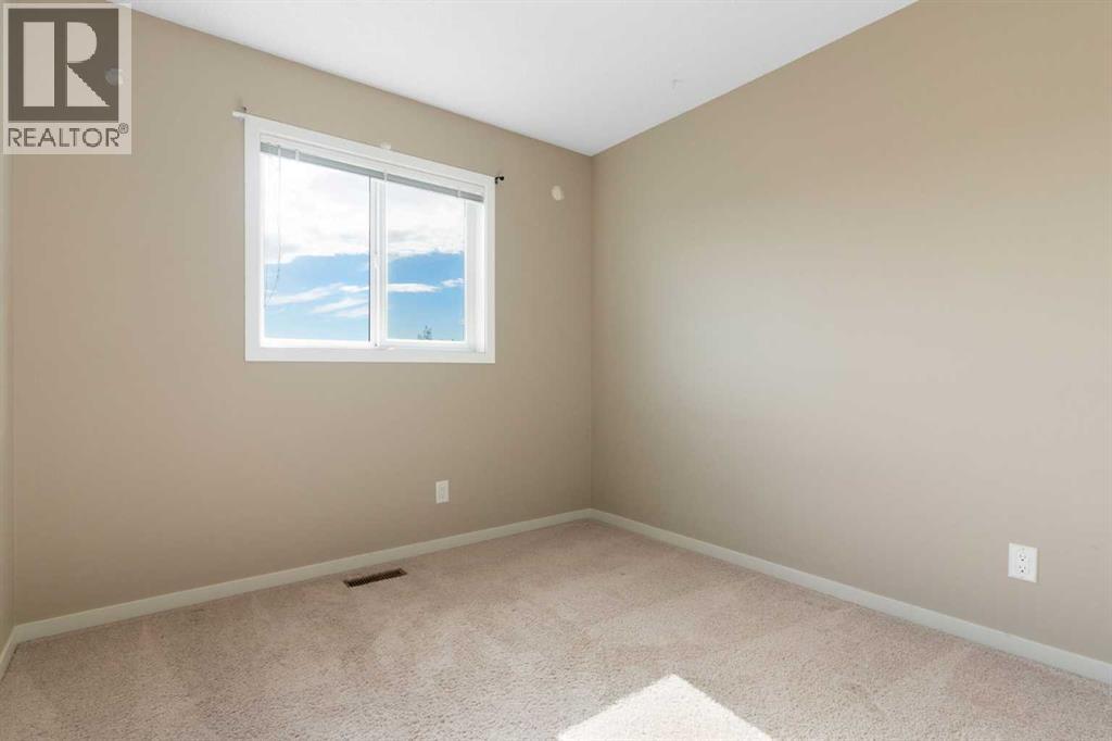 638 River Heights Crescent - 28