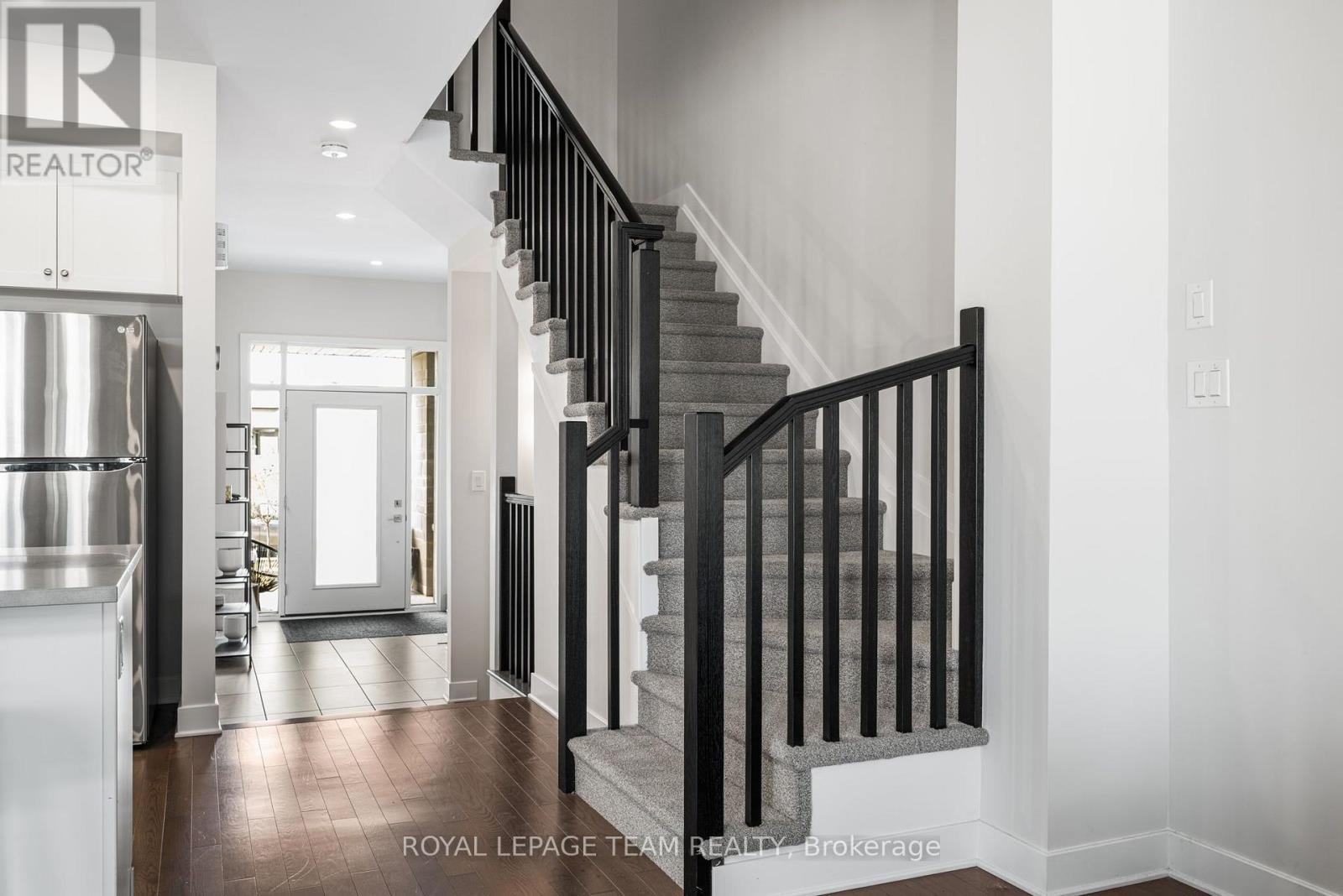 800 SOLARIUM AVENUE - 16