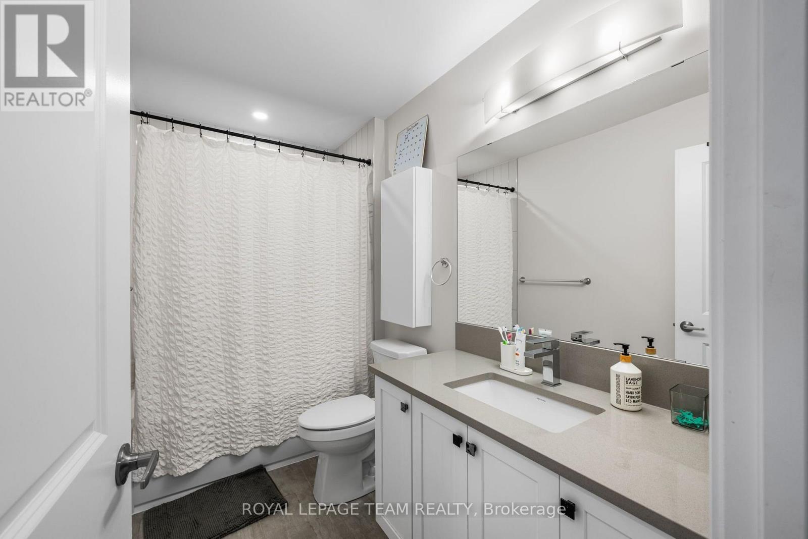 800 SOLARIUM AVENUE - 28