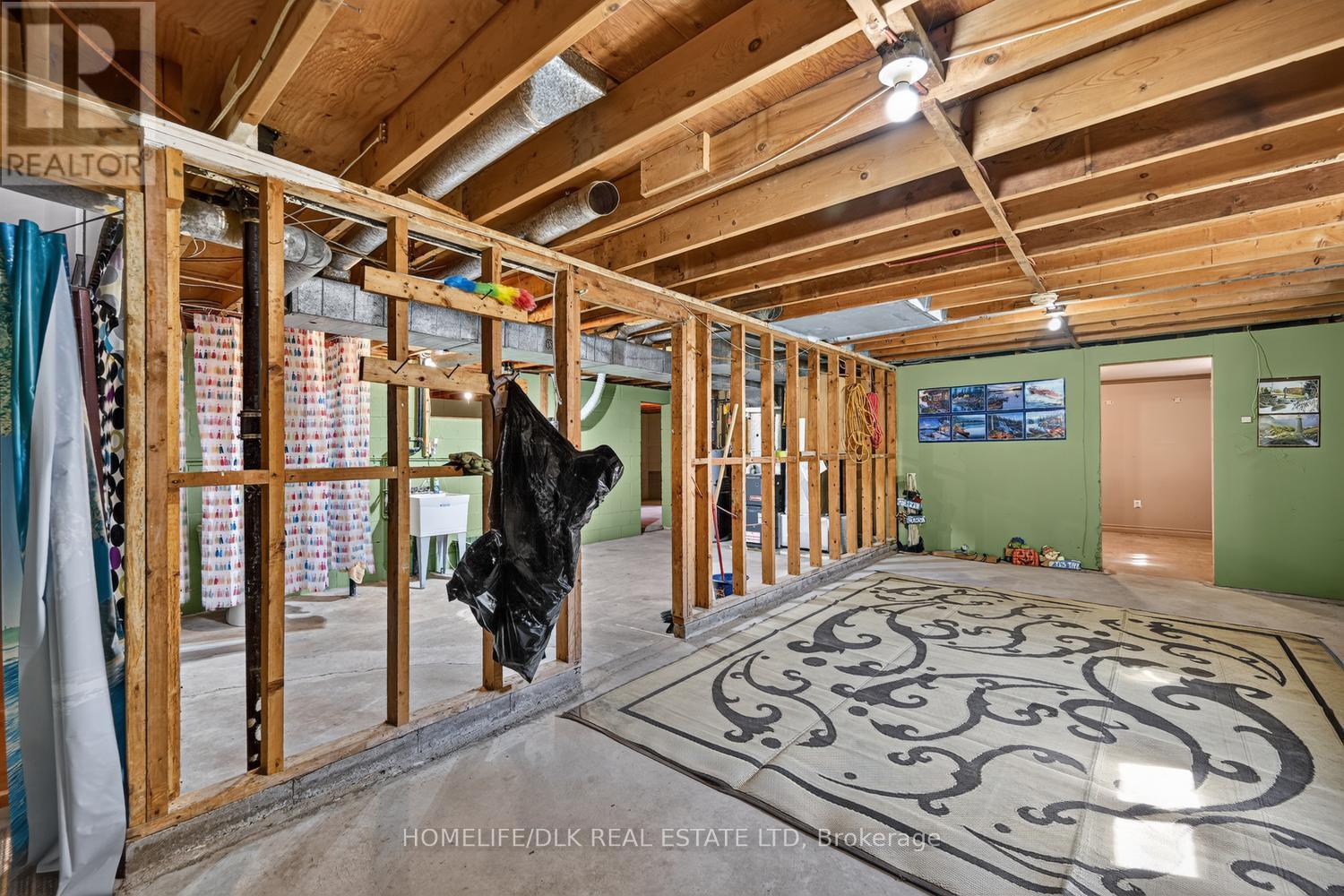 2257 DUNDAS STREET - 20