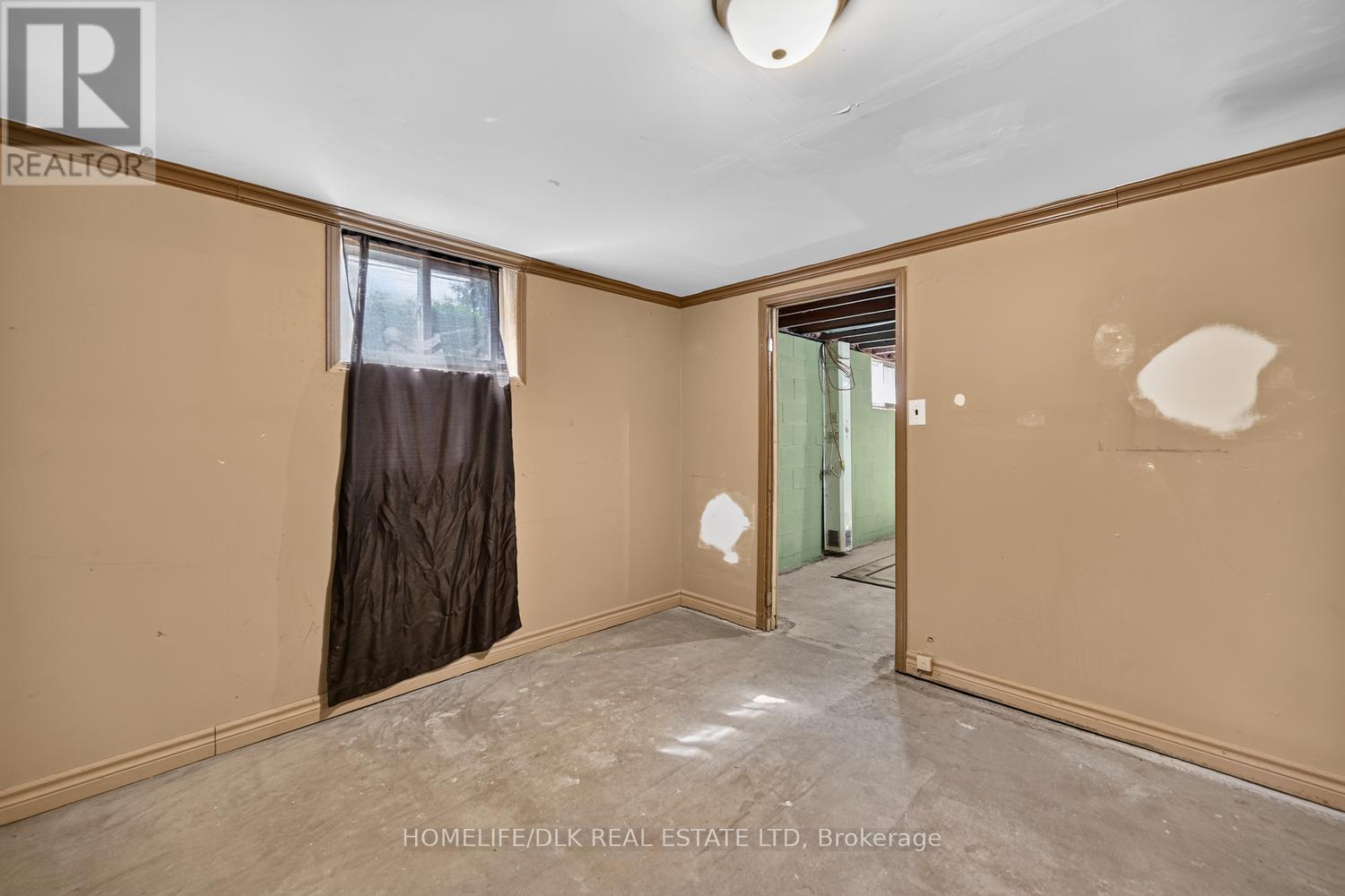 2257 DUNDAS STREET - 22