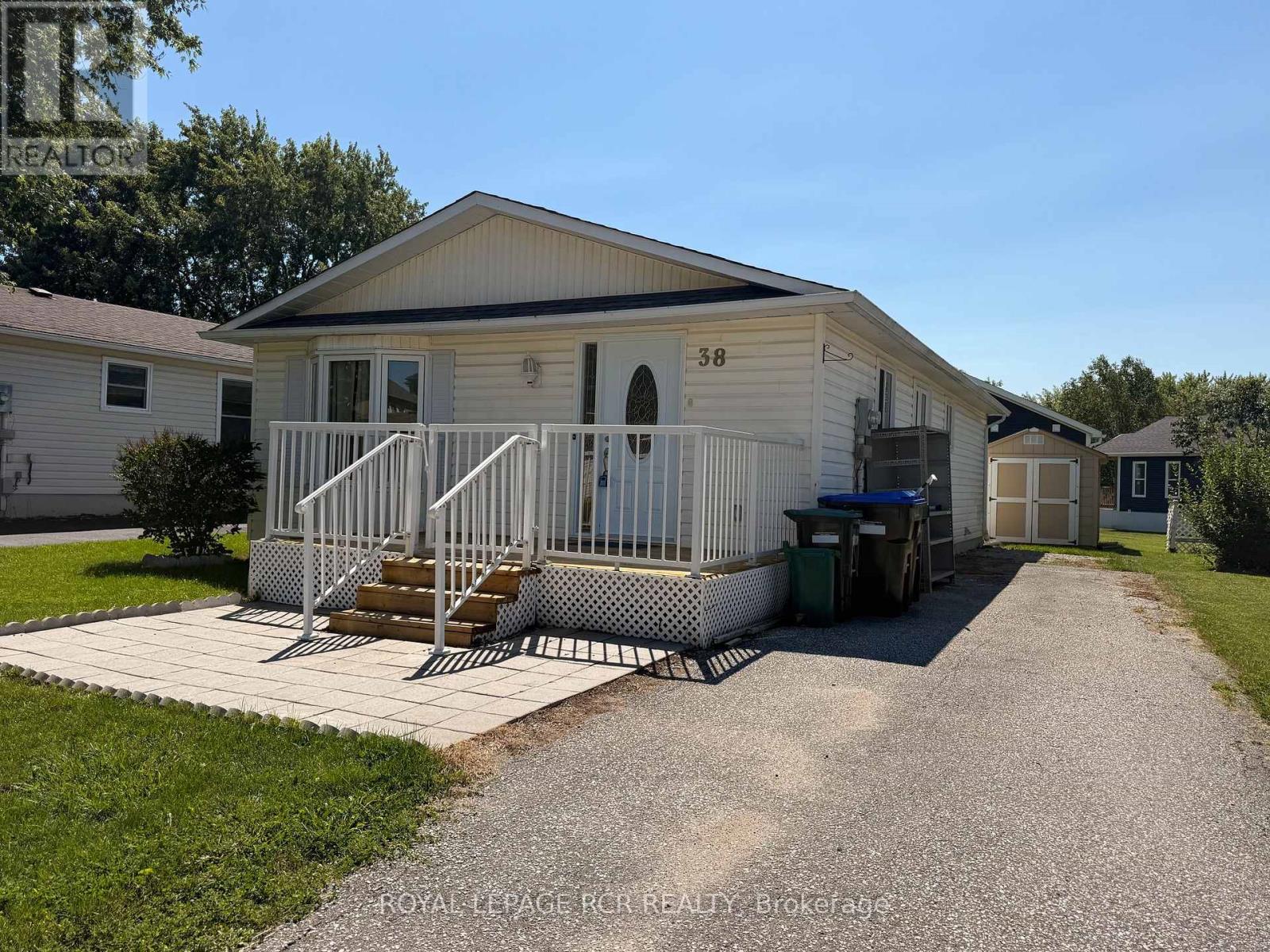 38 ROYAL OAK DRIVE - 5