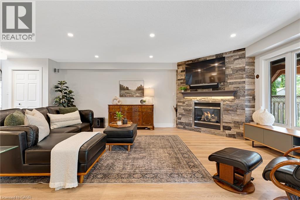 142 DEER RIDGE Drive - 8