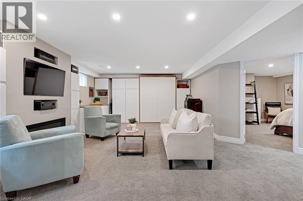 142 DEER RIDGE Drive - Image 32