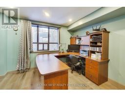 Laundry room - 21 Dundonald Street, Toronto, ON M4Y1K3 Photo 8