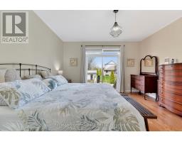 16 Macpherson Avenue, Huron East, ON N0K1W0 Photo 24
