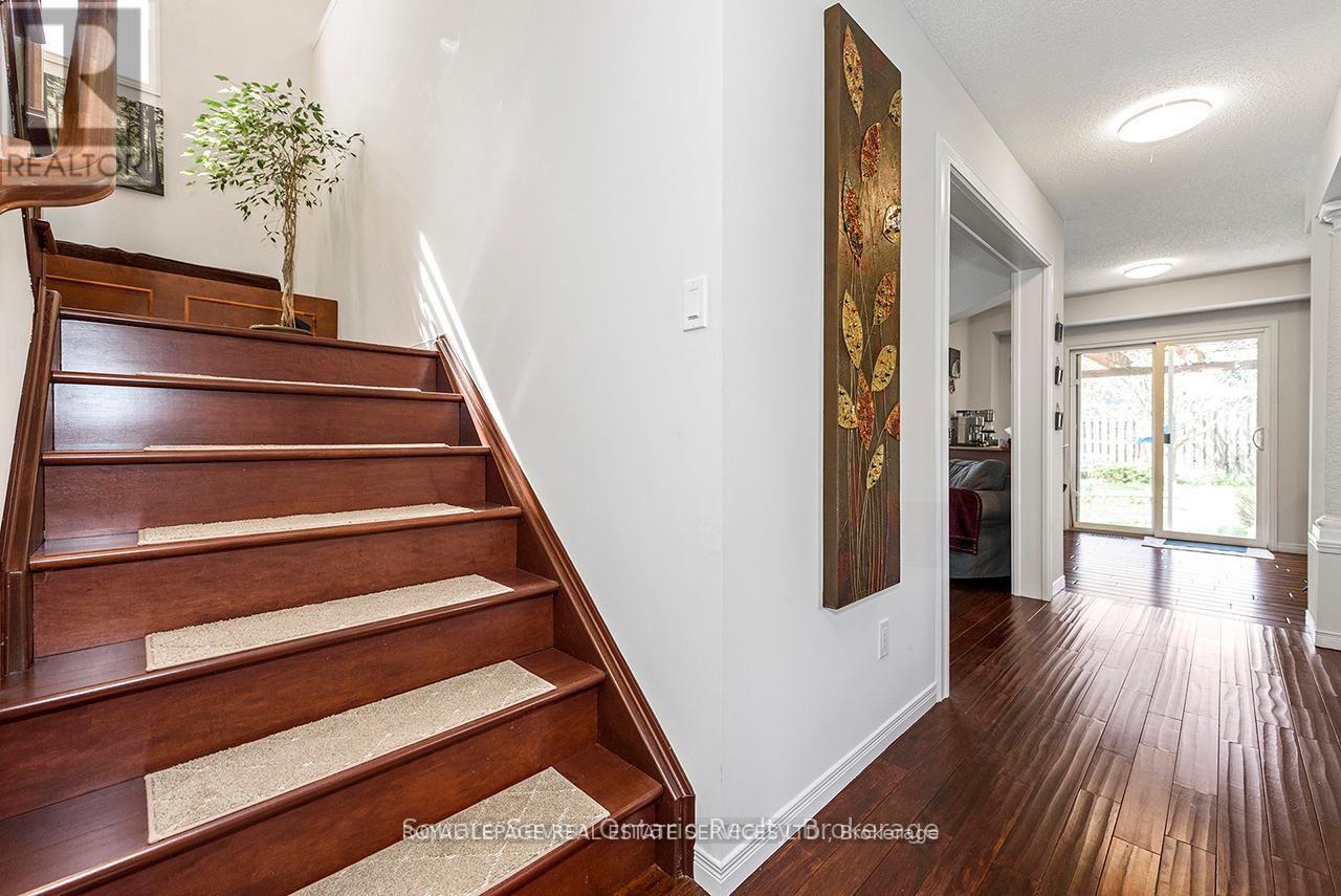 635 COMMONWEALTH CRESCENT - 16