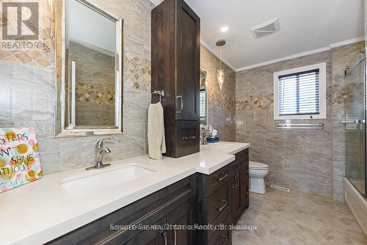 635 COMMONWEALTH CRESCENT - 21