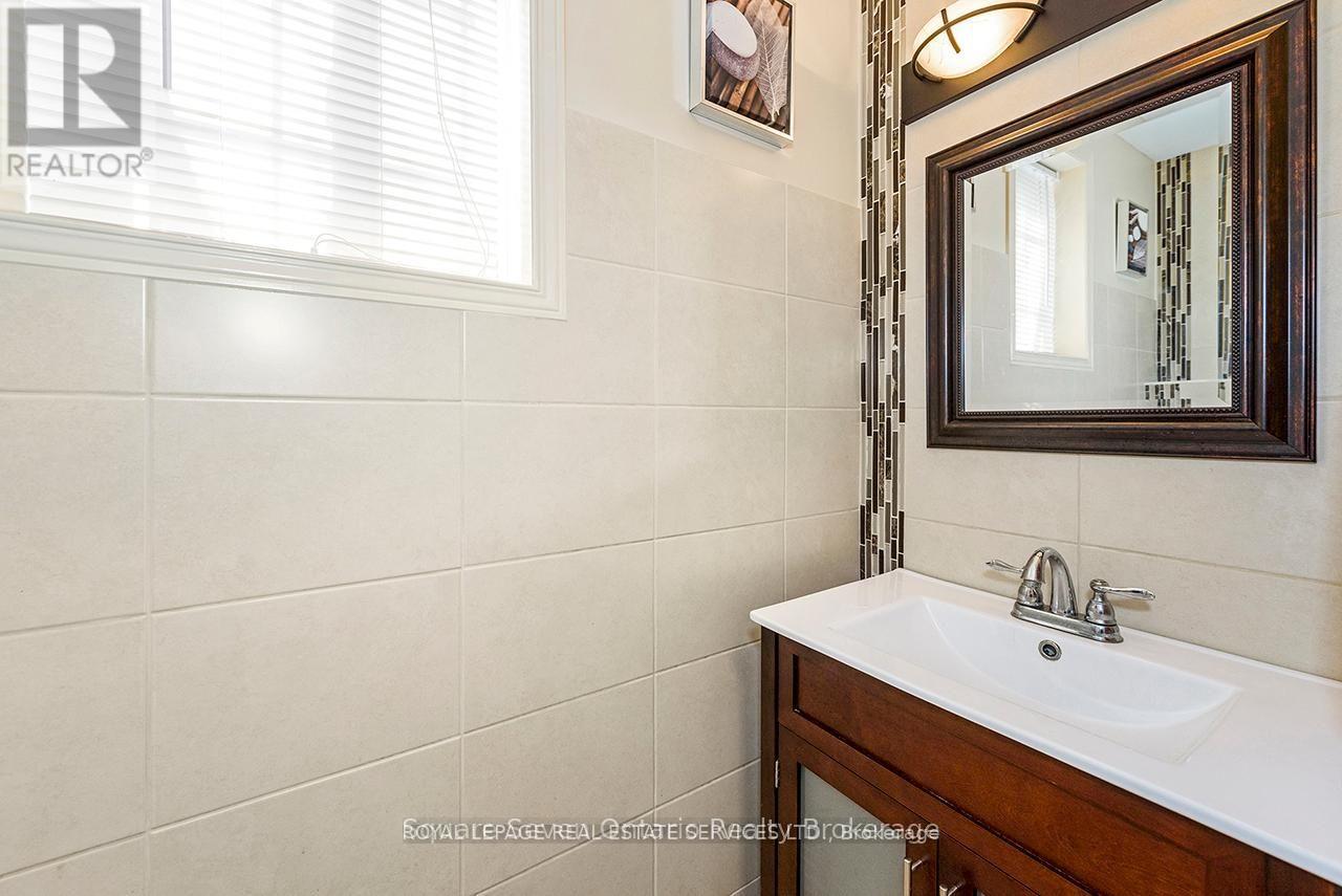 635 COMMONWEALTH CRESCENT - 26