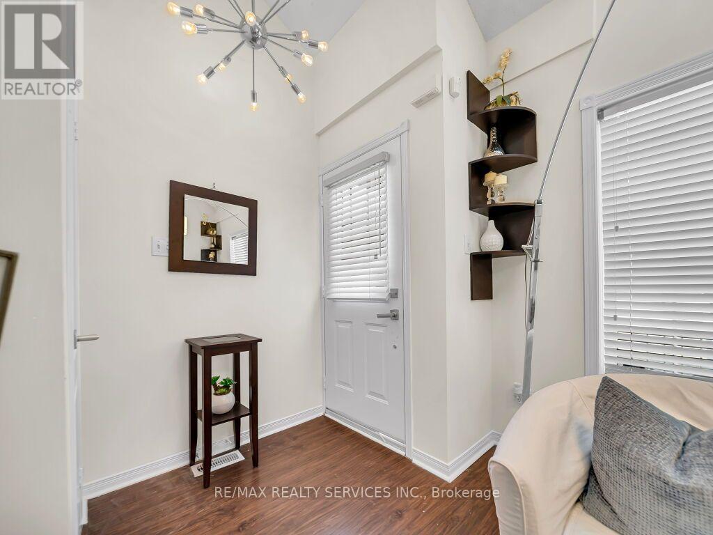 35 PEACHLEAF CRESCENT - 4