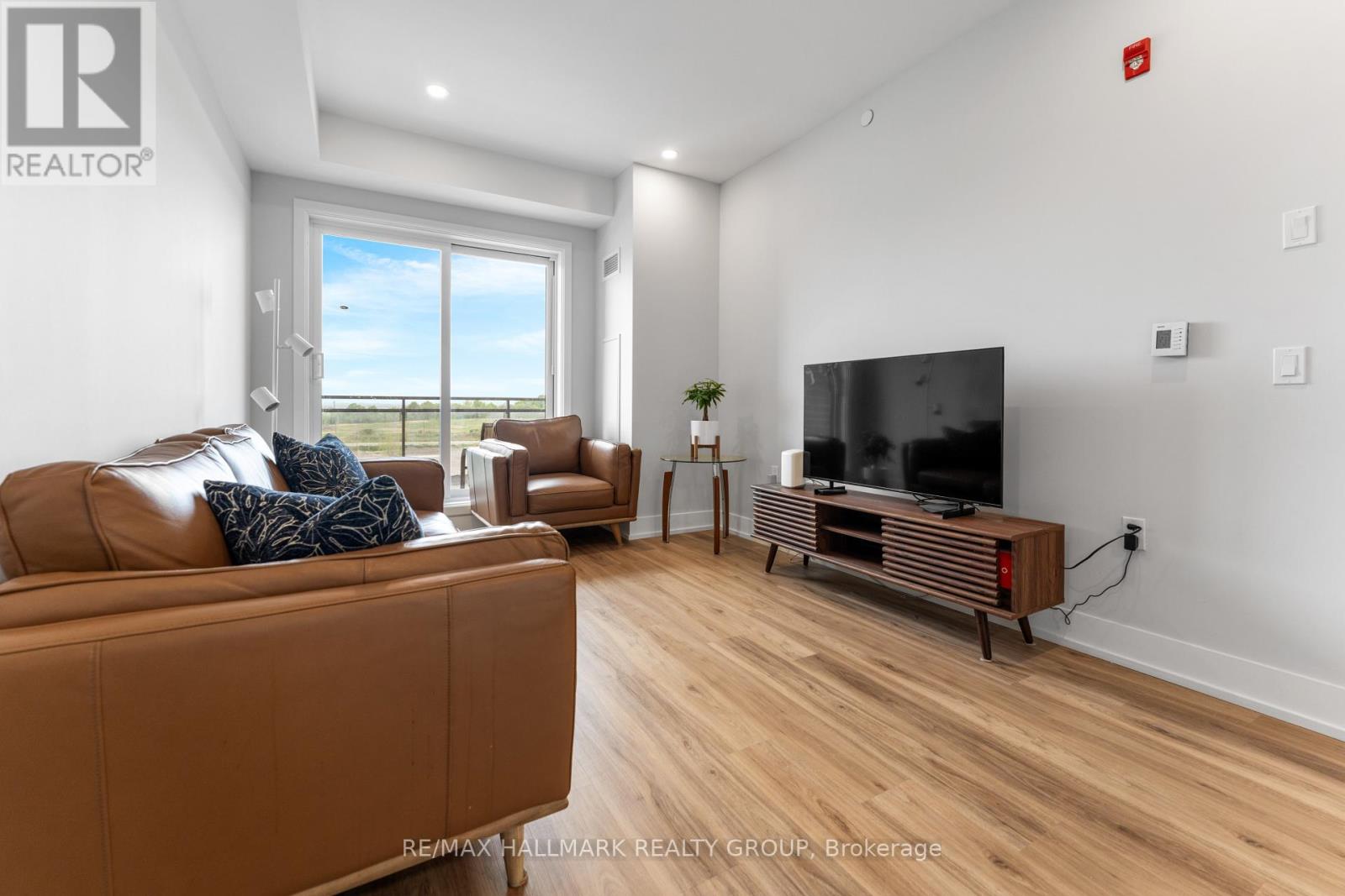 2 Bed, 2 Bath Apartment for Sale in Ottawa – 411 – 1350 HEMLOCK ROAD, Ottawa – MLS# X13628188 - Image 9