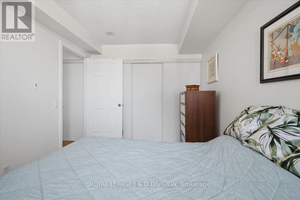#828 80 HARRISON GARDEN BOULEVARD - Image 27