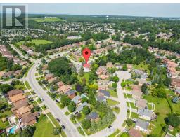 11 Thackeray Crescent, Barrie, ON L4N6J6 Photo 9
