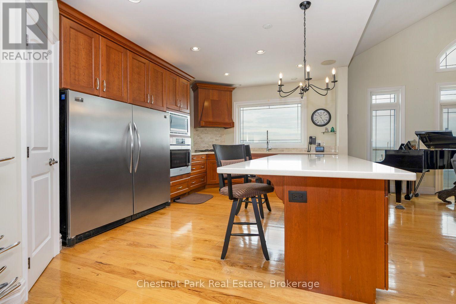 133 LAKESHORE ROAD E - Image 36