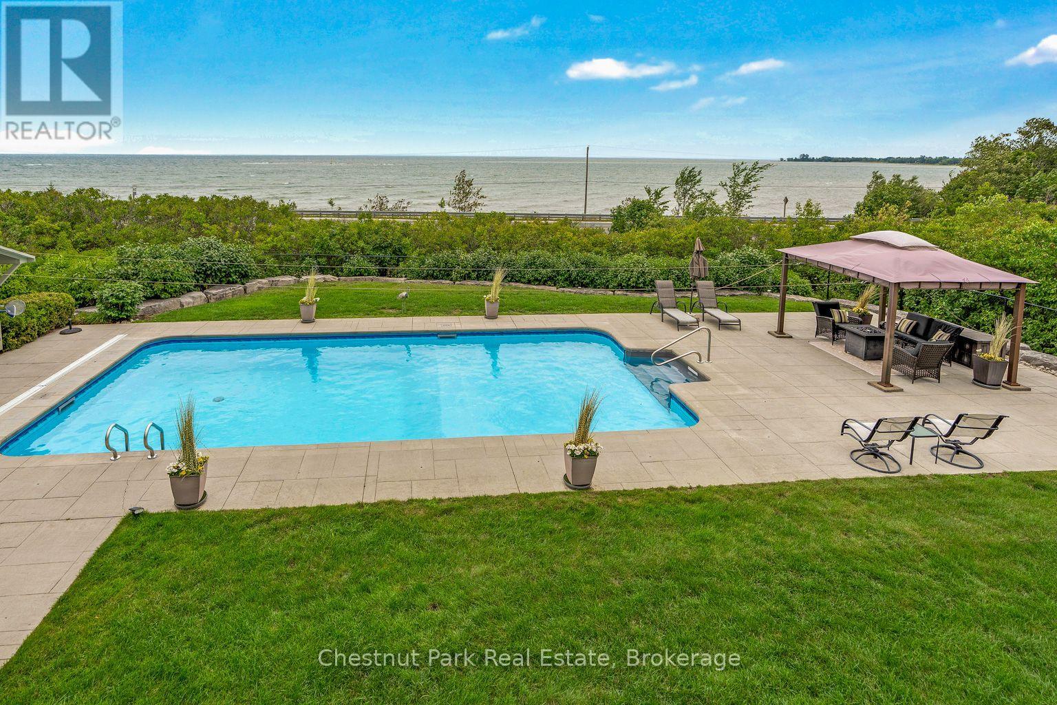 133 LAKESHORE ROAD E - 26