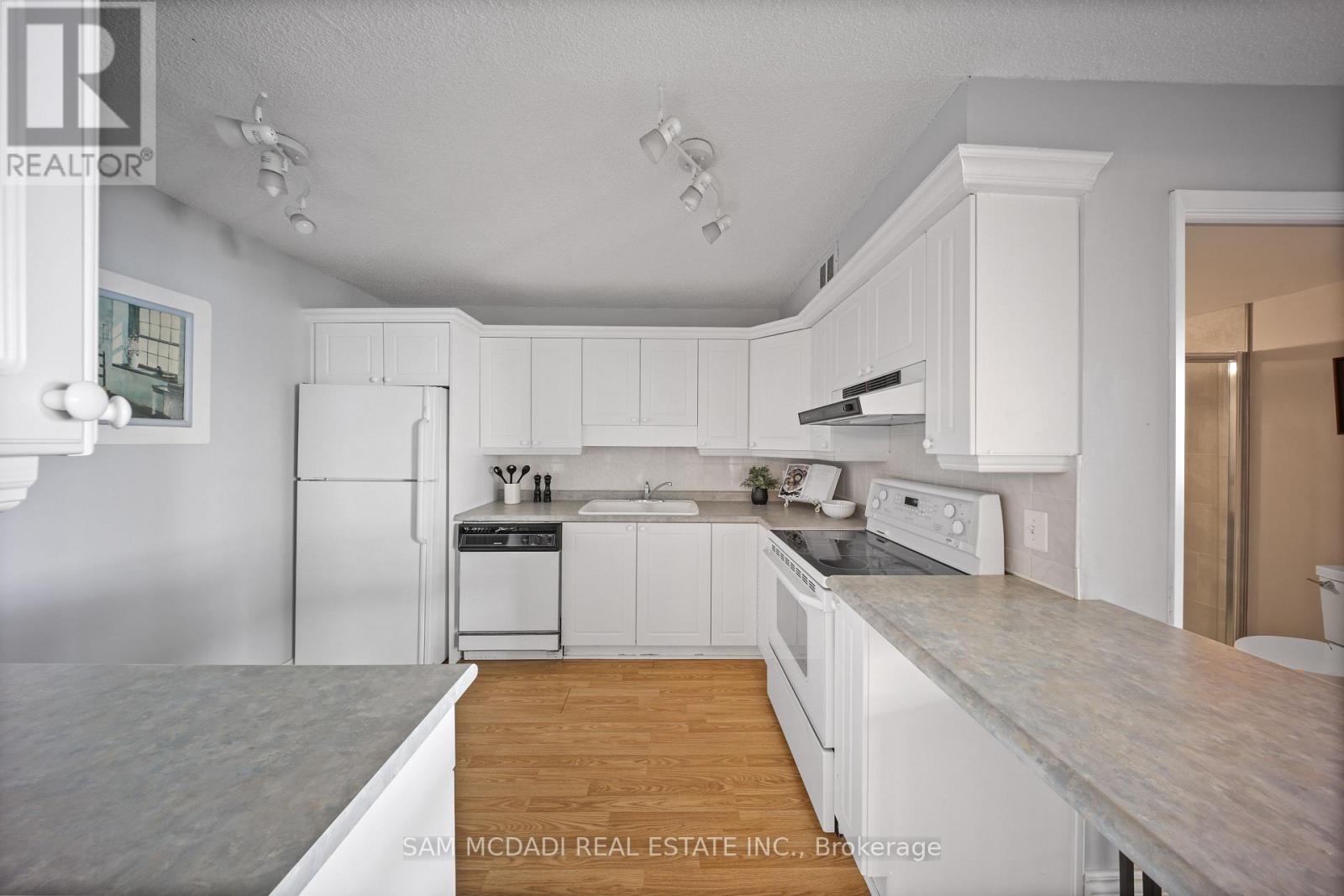 #1105 5280 LAKESHORE ROAD - 26