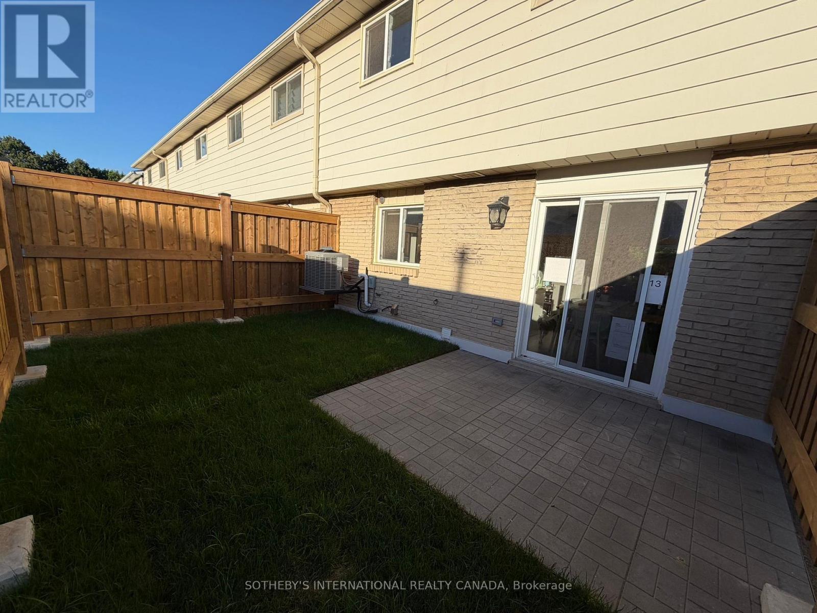 #113 5475 LAKESHORE ROAD - 28