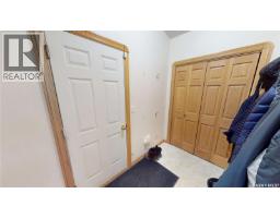 Family room - 833 Peters Avenue, Oxbow, SK S0C2B0 Photo 14