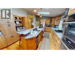 5pc Ensuite bath - 833 Peters Avenue, Oxbow, SK S0C2B0 Photo 9