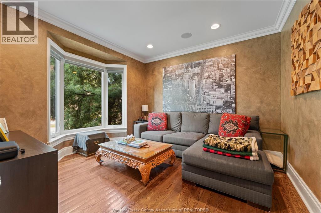 3460 HUNTINGTON AVENUE - 19
