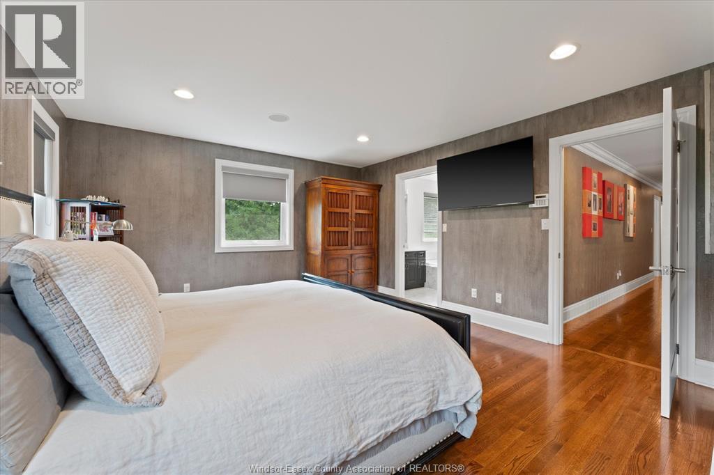 3460 HUNTINGTON AVENUE - 24