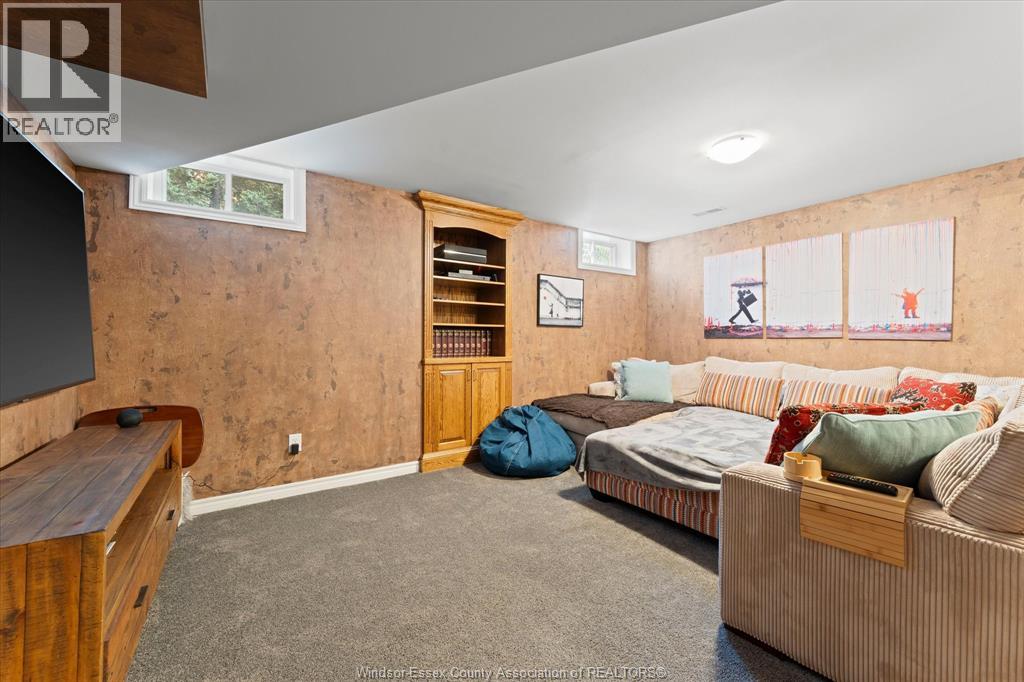 3460 HUNTINGTON AVENUE - 33