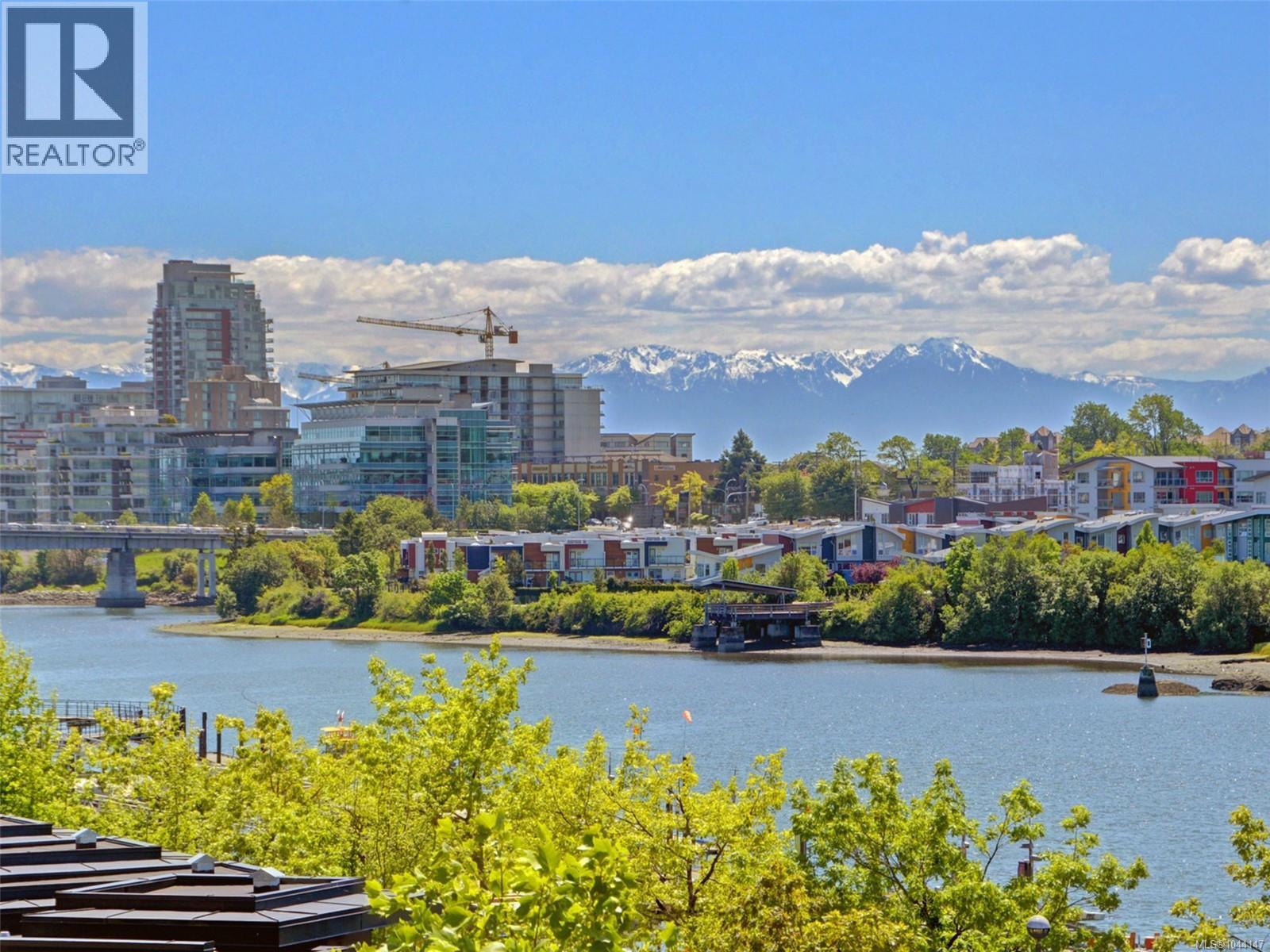 #206 330 Waterfront Cres - 25