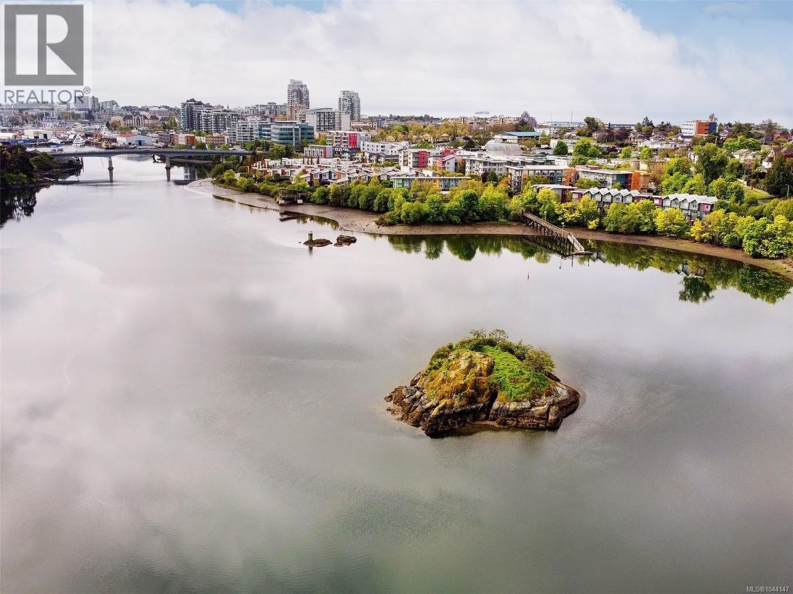 206 330 Waterfront Crescent, Victoria