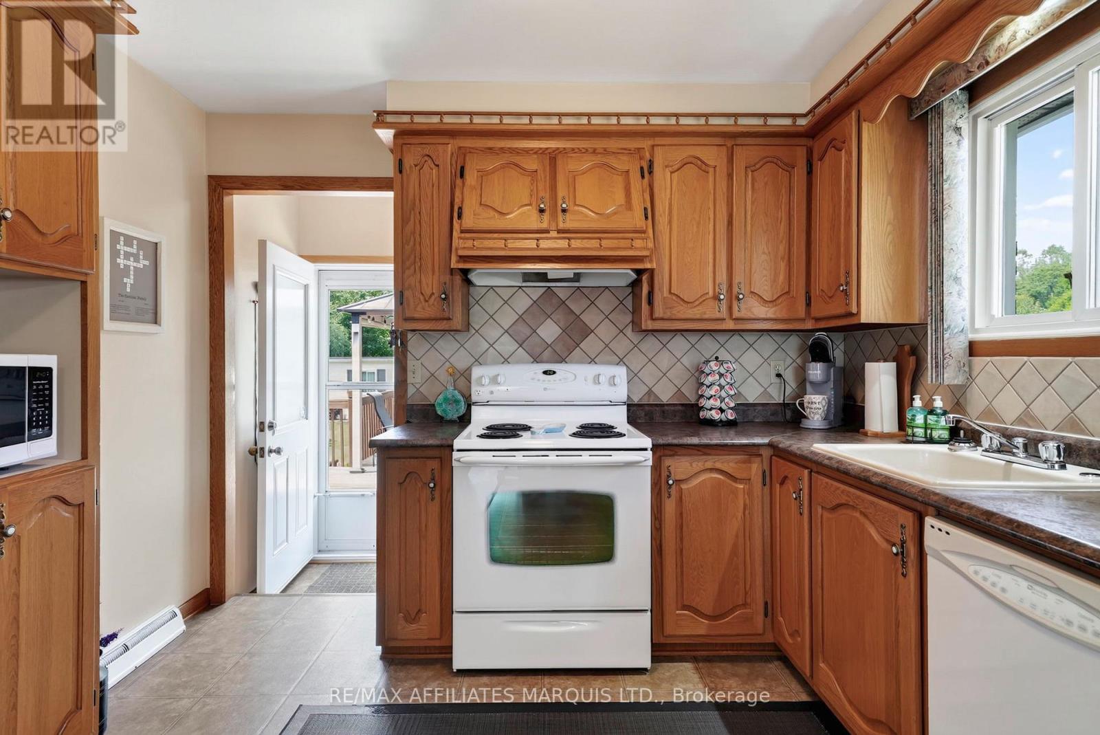 748 MONTCALM COURT - Image 13
