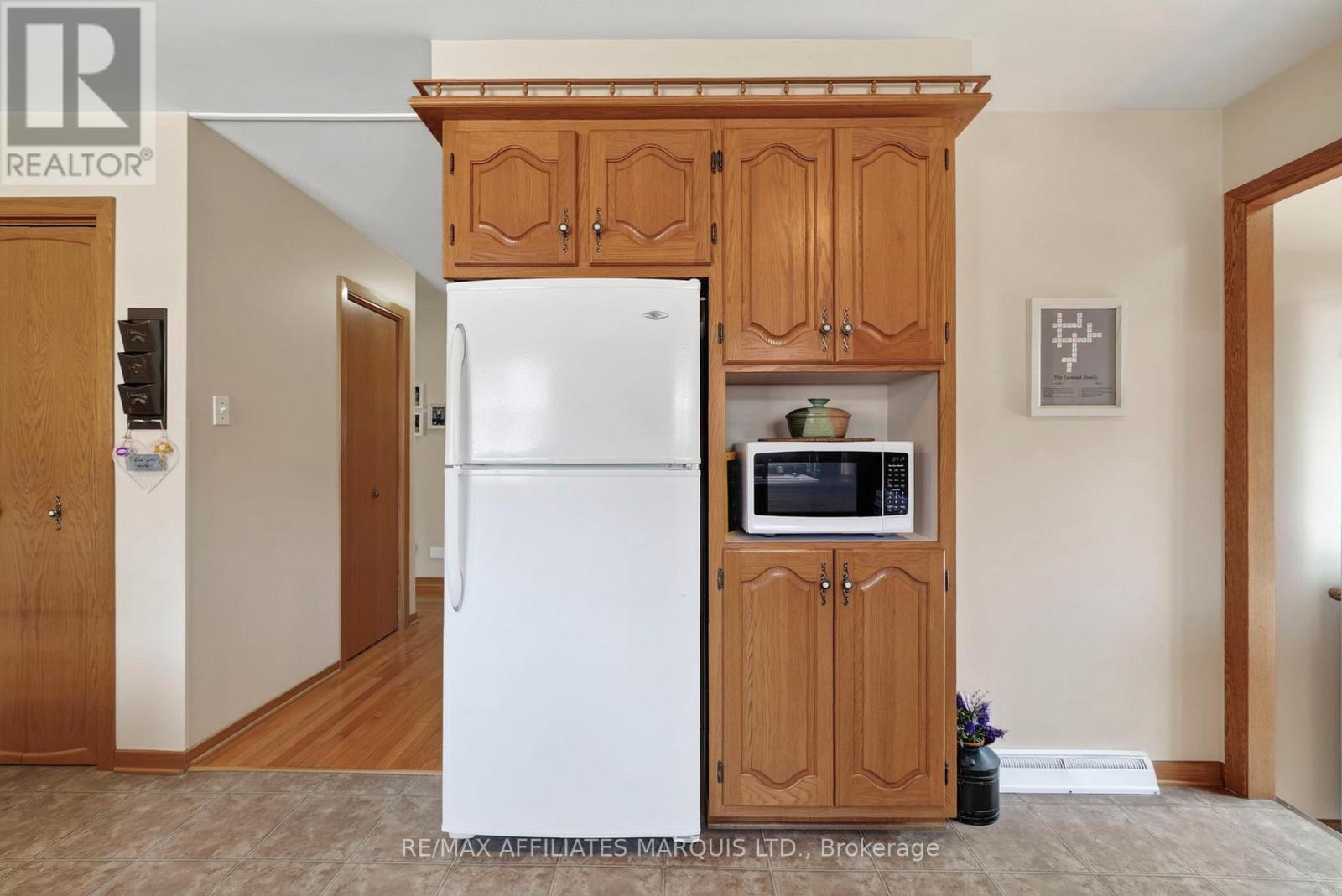 748 MONTCALM COURT - Image 17