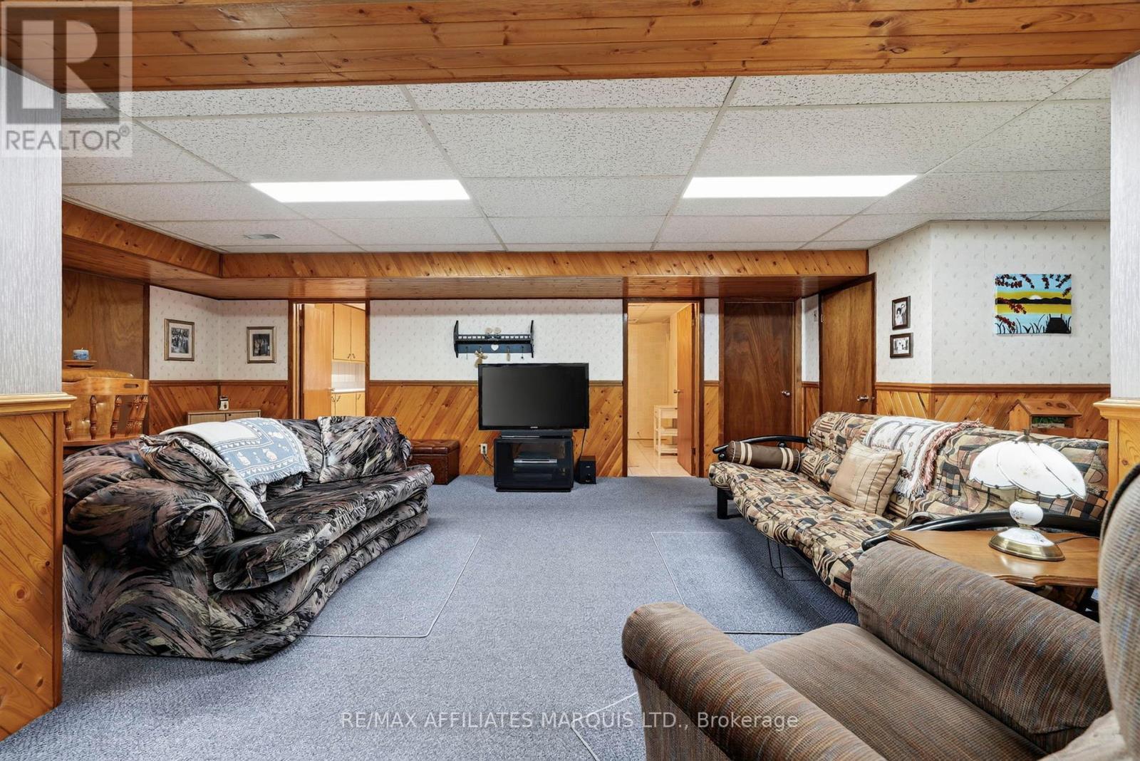 748 MONTCALM COURT - Image 26