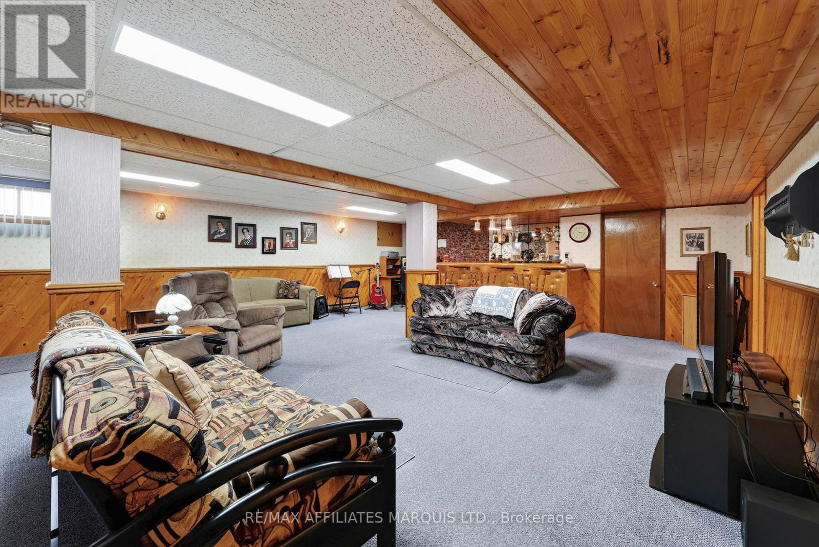748 MONTCALM COURT - Image 27