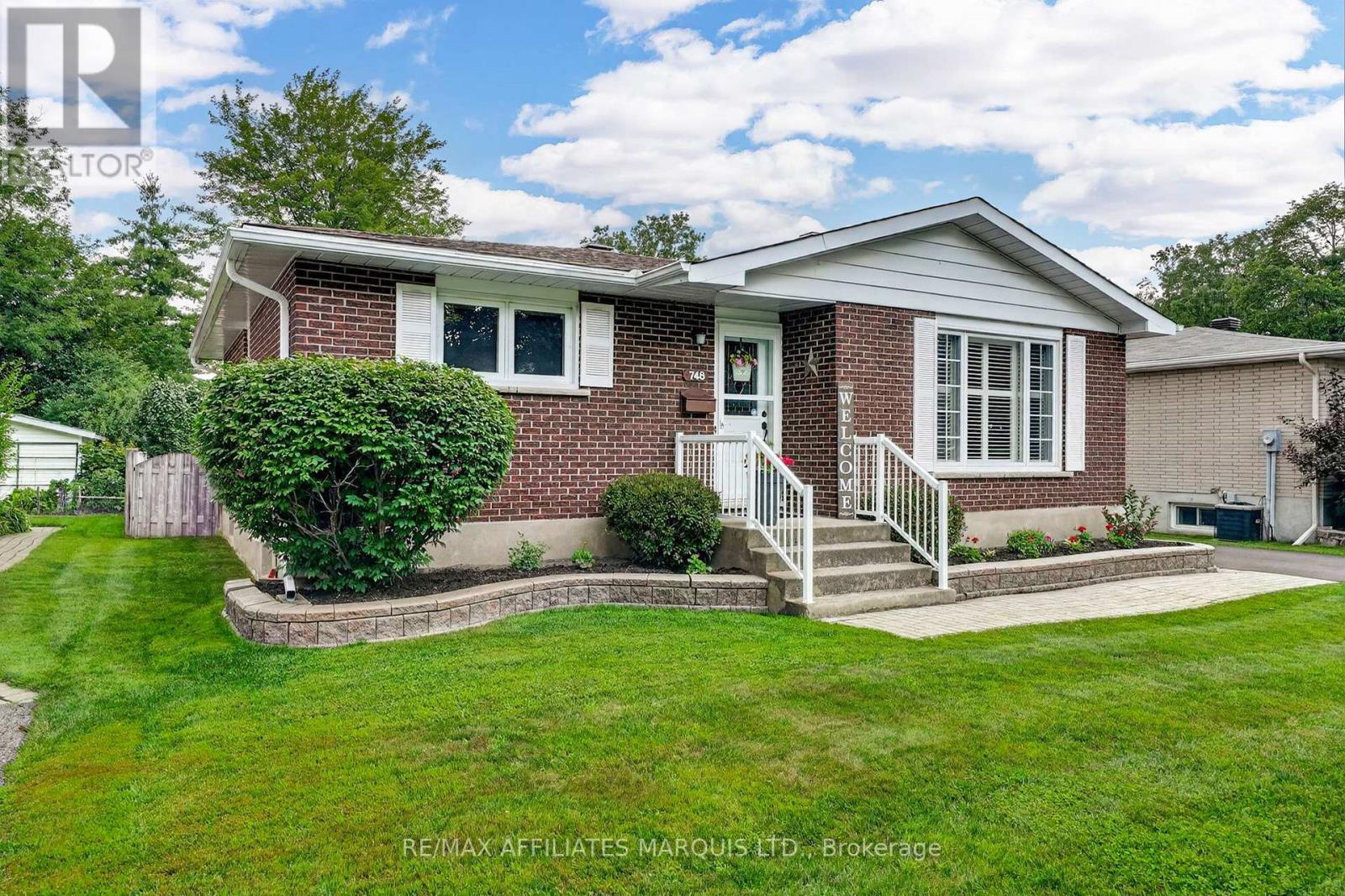 748 MONTCALM COURT - Image 3