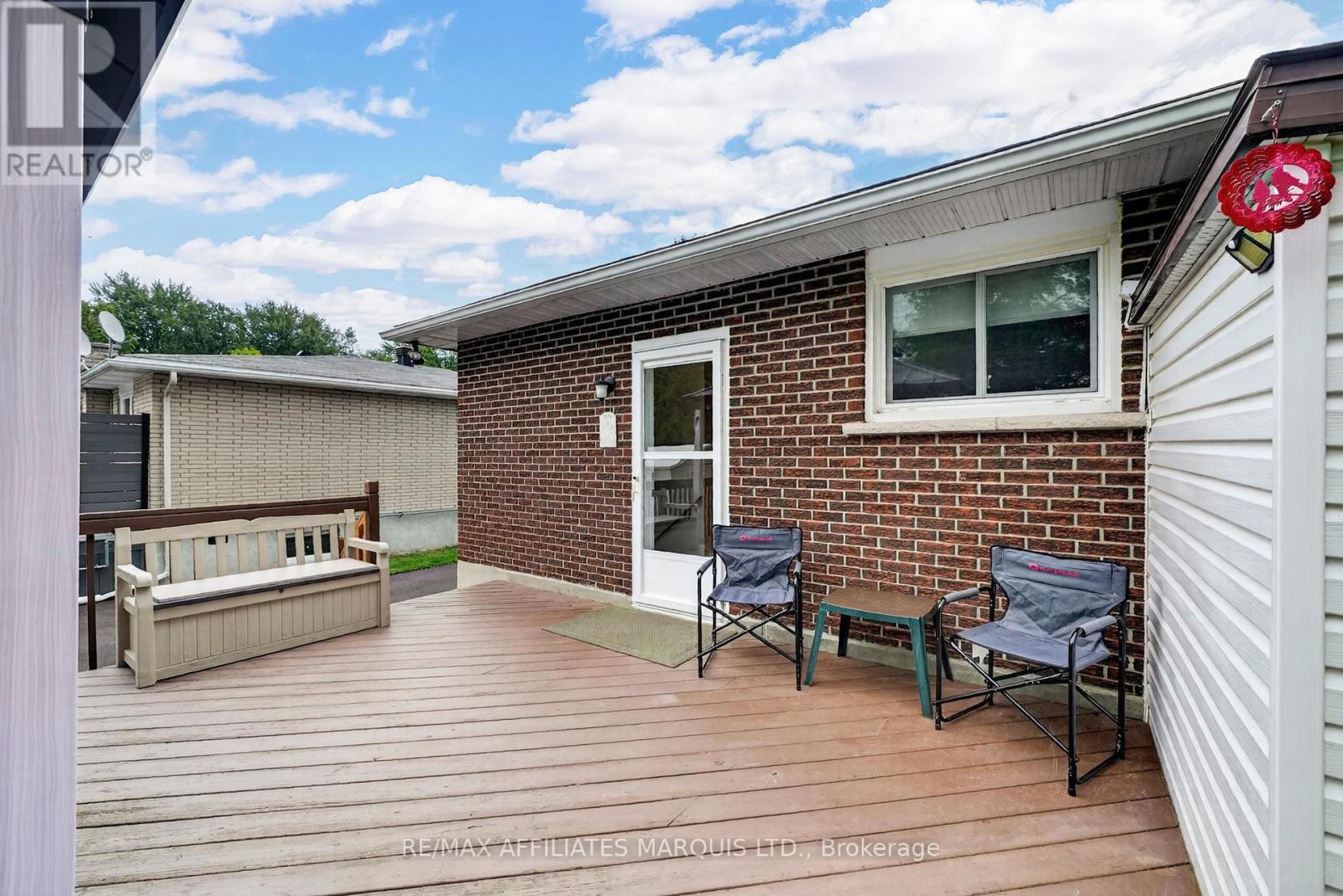 748 MONTCALM COURT - 35