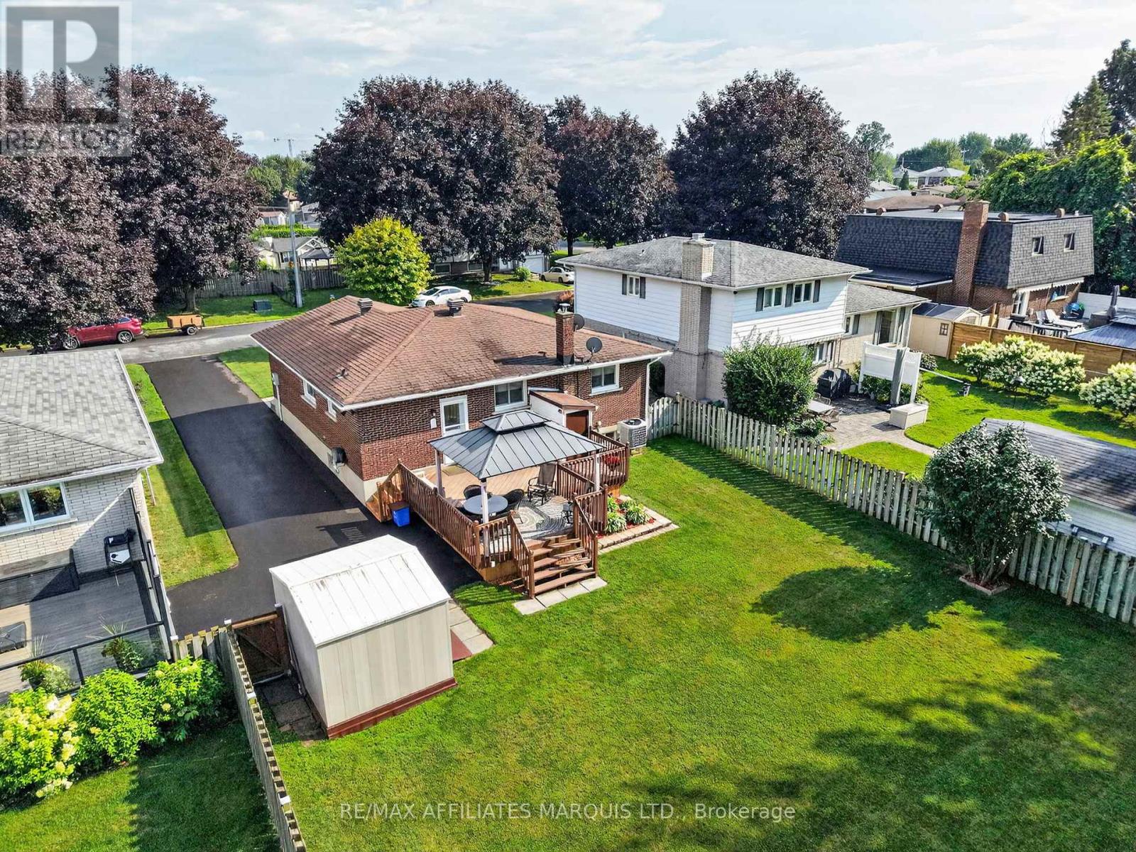 748 MONTCALM COURT - 46