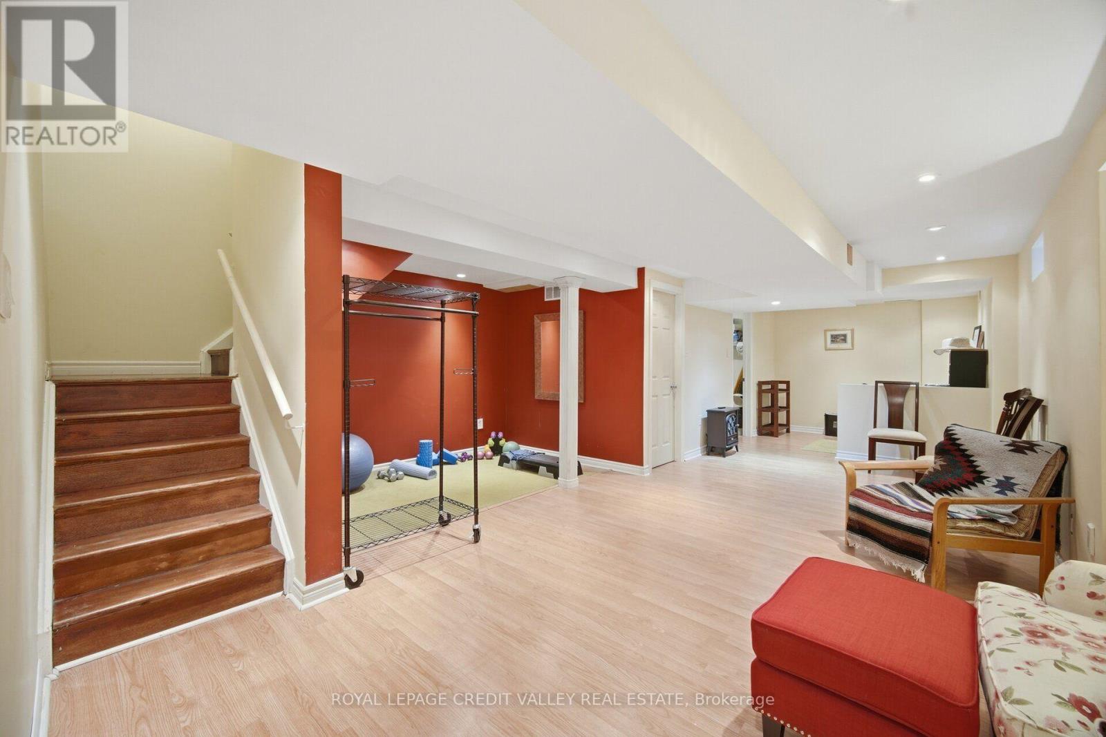 8 PRESSED BRICK DRIVE - Image 31
