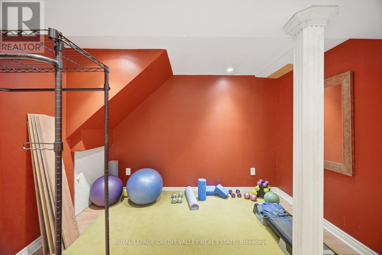 8 PRESSED BRICK DRIVE - Image 36