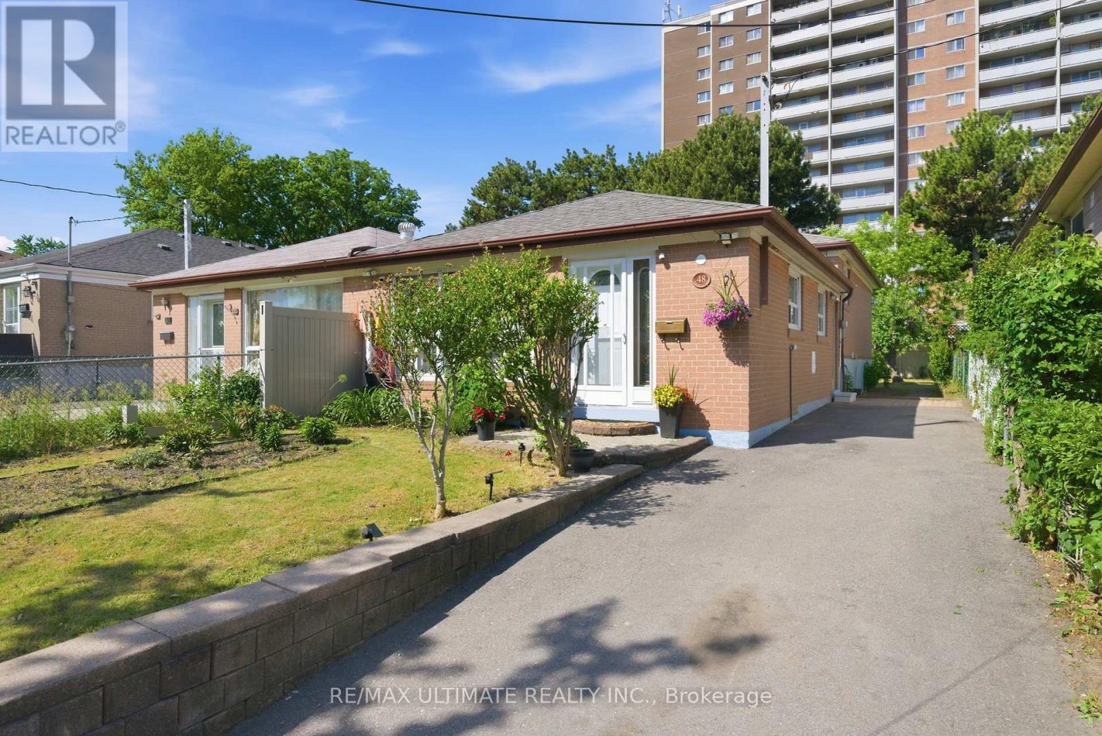 Photo of 48 Venetian Crescent