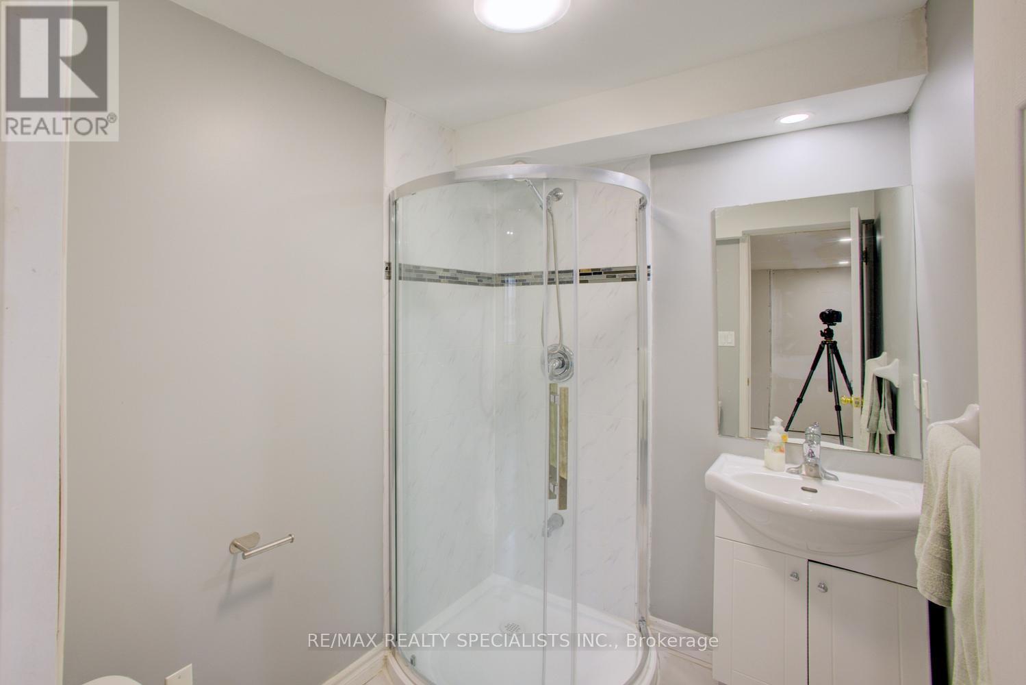 58 JEFFREY DRIVE - 25