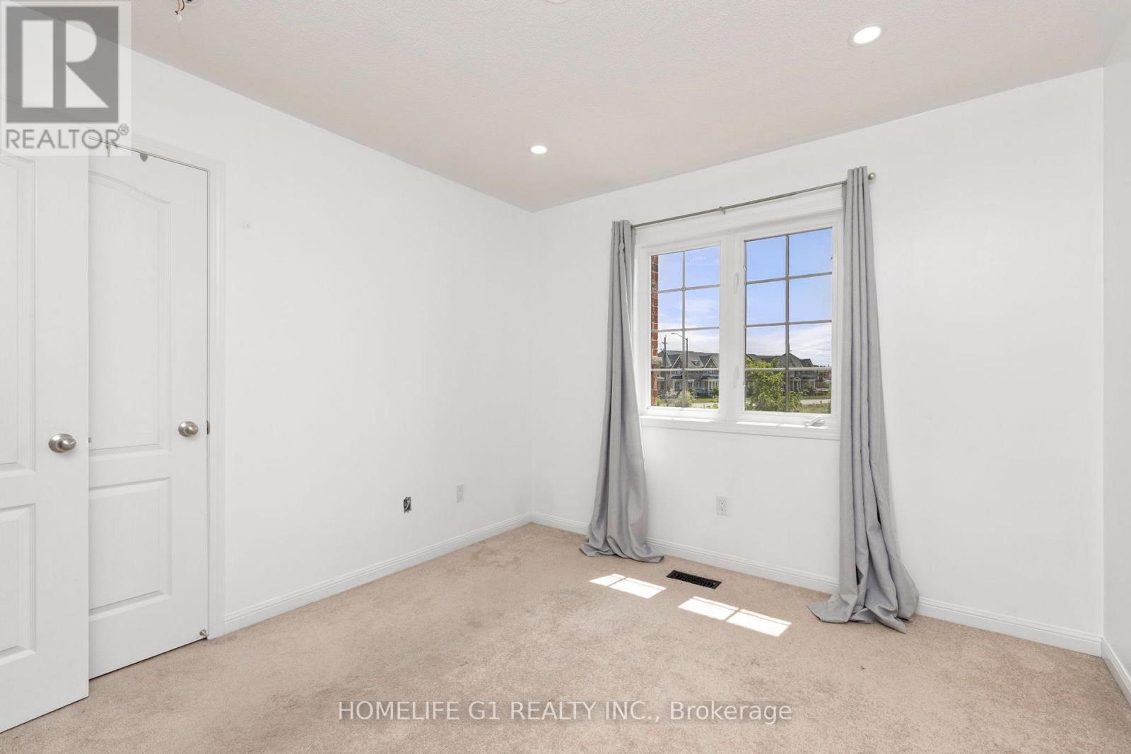 10 HURST DRIVE - Image 19