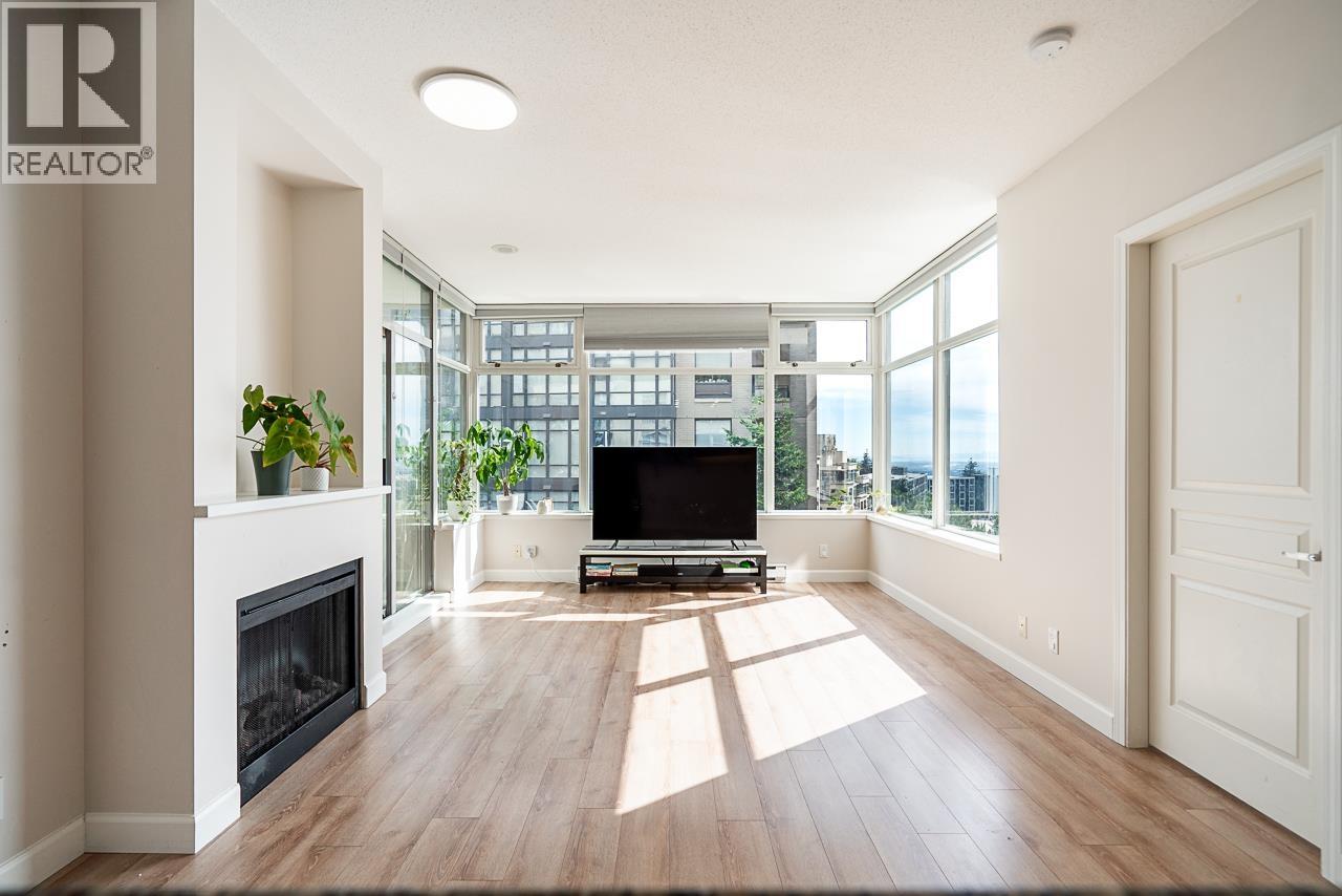 501 9298 UNIVERSITY CRESCENT, Burnaby